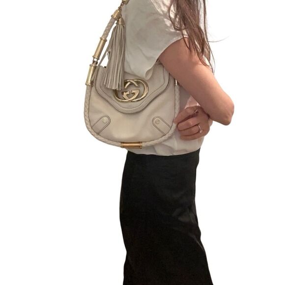 Gucci Cream Leather Britt Shoulder Bag with Gold Hardware - Picture 4 of 16